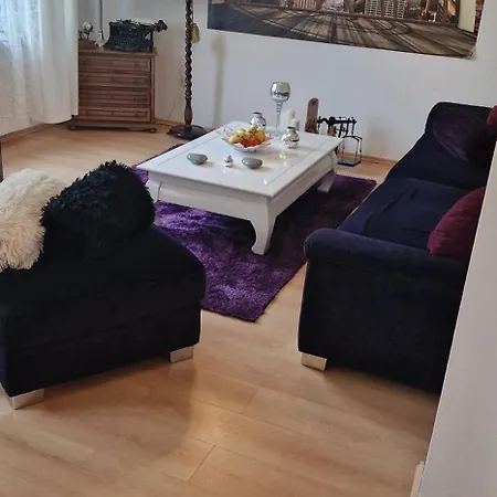 Hébergement de vacances Stadtrand Haushaelfte *