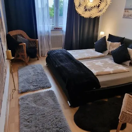 Stadtrand Haushaelfte